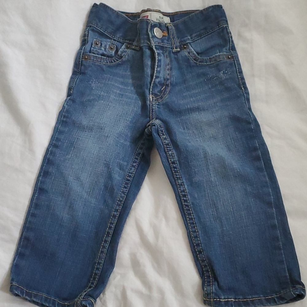 Levis